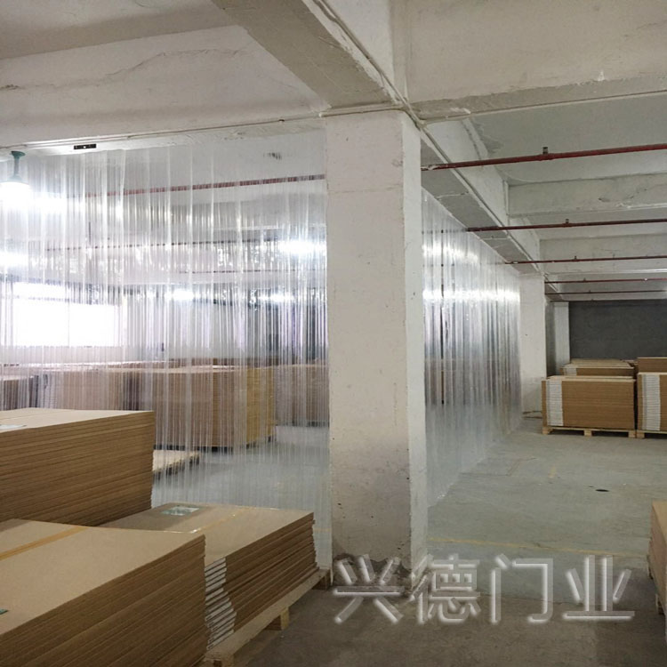 商鋪透明門簾怎樣去除PVC塑料的味道?